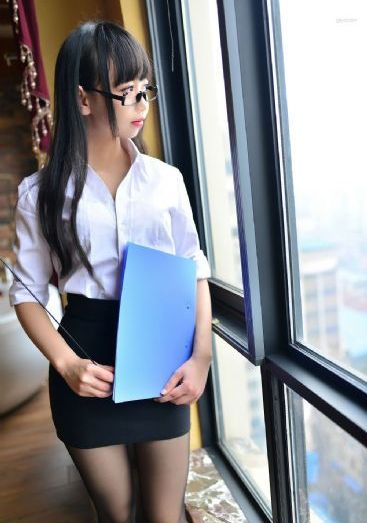 老师色诱好爽脱了衣服电影_高清完整视频